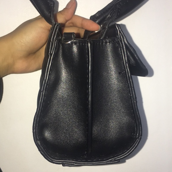 GUESS Mini Black Purse - Picture 7 of 8